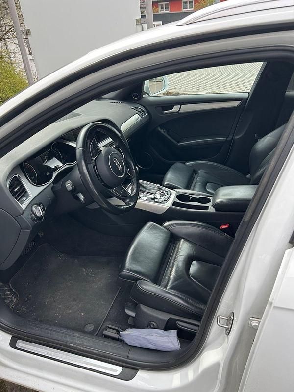 Second-hand Audi A4 190 CP (139 kW) 2015 Alb Break