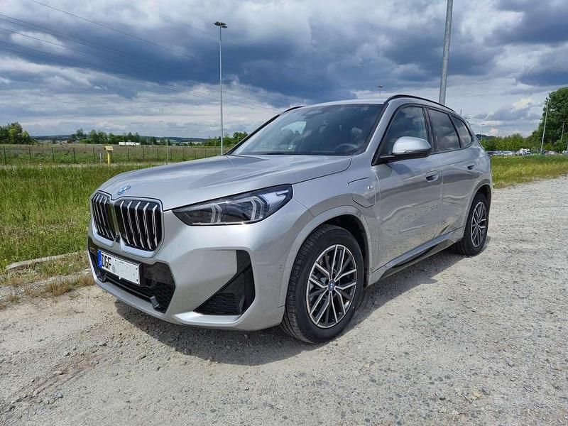 Silber Gebraucht 2025 BMW X1 M Sport SUV | 49.900 € (Etwas zu teuer) - Bild 1/4
