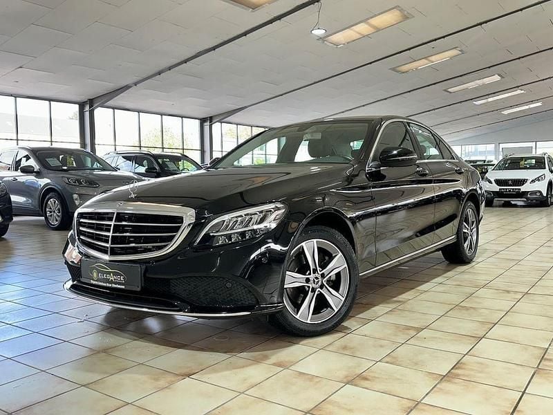Schwarz Gebraucht 2018 Mercedes C200 Exclusive Limousine | 19.900 € (Fairer Preis) - Bild 1/4