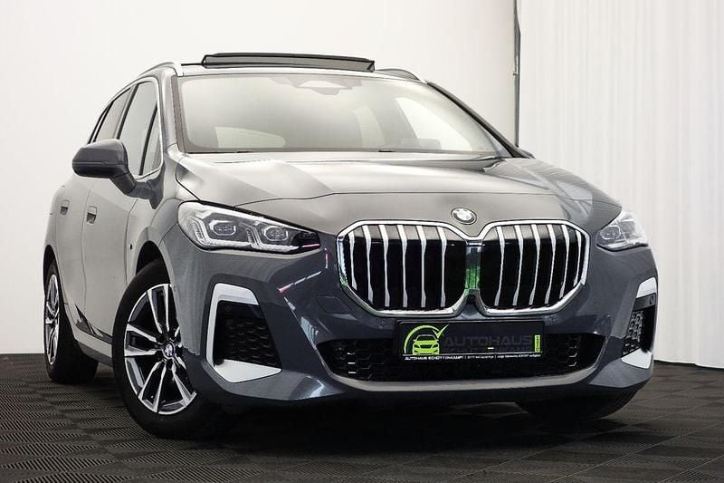 Grau Gebraucht 2024 BMW 218 M Sport Van / Kleinbus | 25.943 € (Fairer Preis) - Bild 1/4