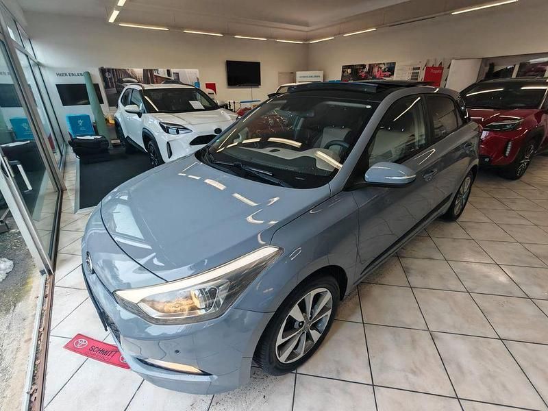Baby elephant Gebraucht 2014 Hyundai i20 Style Kleinwagen | 7.480 € (Fairer Preis) - Bild 1/4