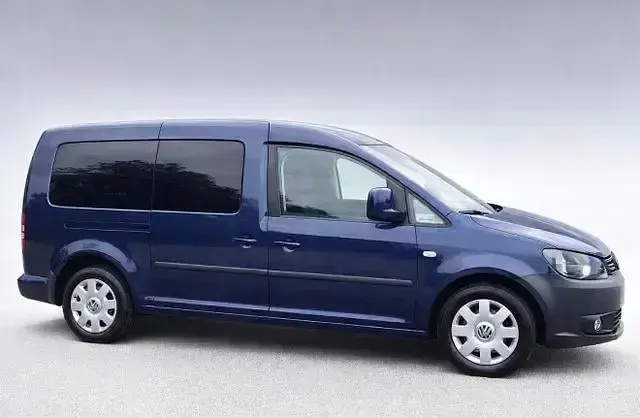 Używany VW Caddy Maxi 102 KM (75 kW) 2015 Niebieski Minivan