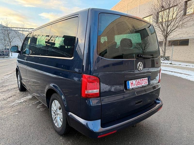 Gebraucht VW Multivan Comfortline 140 PS (102 kW) 2014 Blau Van
