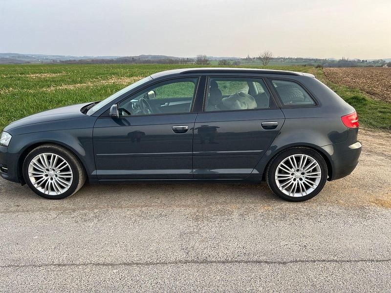 Gebraucht Audi A3 140 PS (102 kW) 2011 Grau Kleinwagen