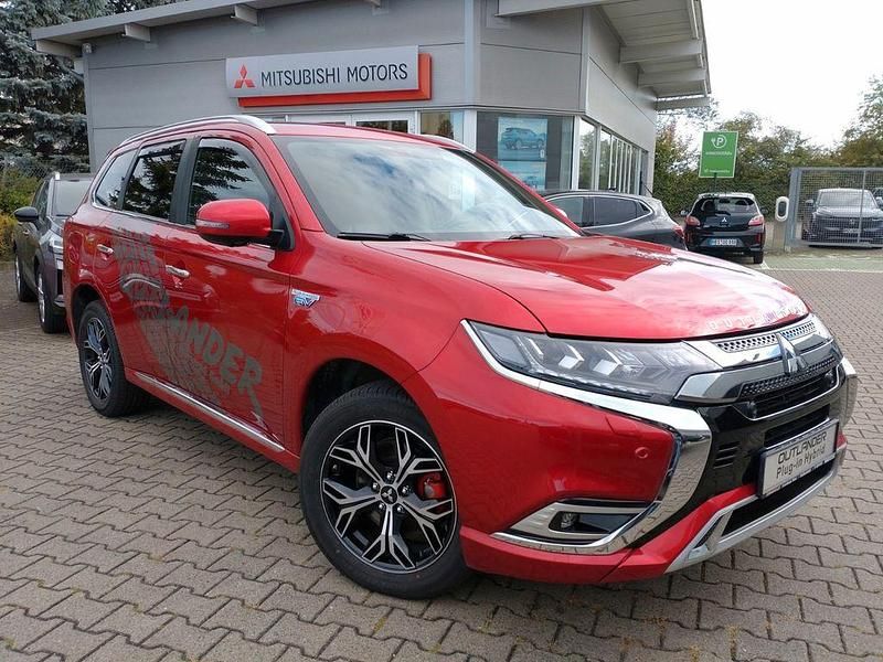 Rot Gebraucht 2020 Mitsubishi Outlander P-HEV Plus SUV | 24.990 € (Fairer Preis) - Bild 1/4
