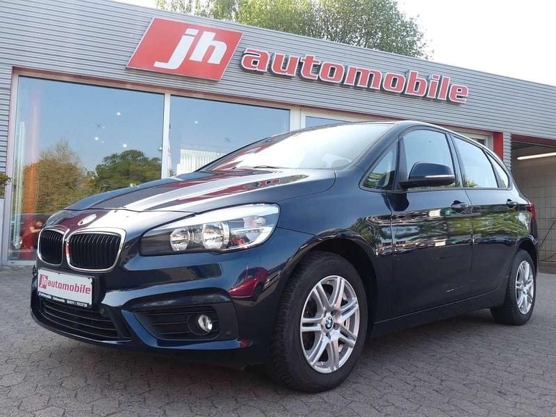 Imperialblau brillanteffekt me Gebraucht 2015 BMW 218 Van / Kleinbus | 11.480 € (Fairer Preis) - Bild 1/4