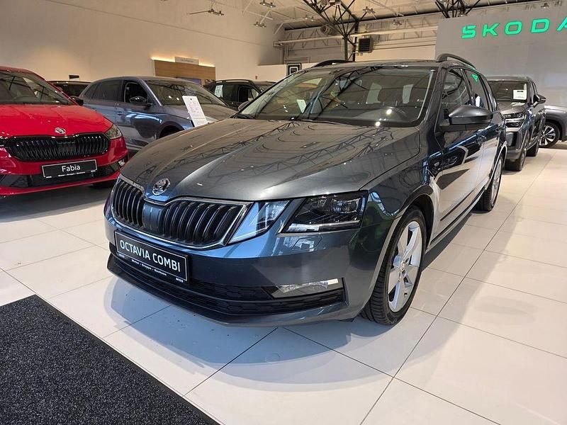 Gebraucht Skoda Octavia Clever 180 PS (132 kW) 2018 Quarzgrau metallic Kombi
