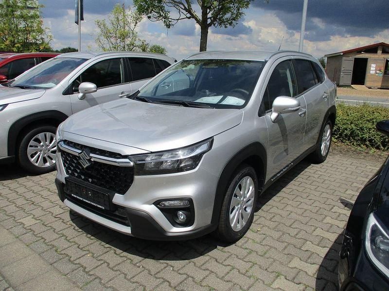 Silber Neu 2026 Suzuki SX4 S-Cross Comfort SUV | 28.999 € (Etwas zu teuer) - Bild 1/4