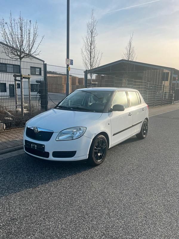 Gebraucht Skoda Fabia 60 PS (44 kW) 2010 Weiß Limousine