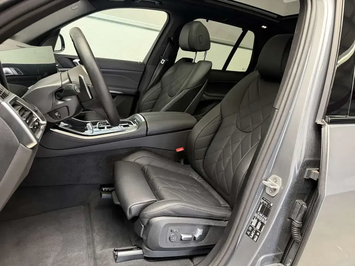 Gebraucht BMW X5 M Sport 298 PS (219 kW) 2026 Grau SUV