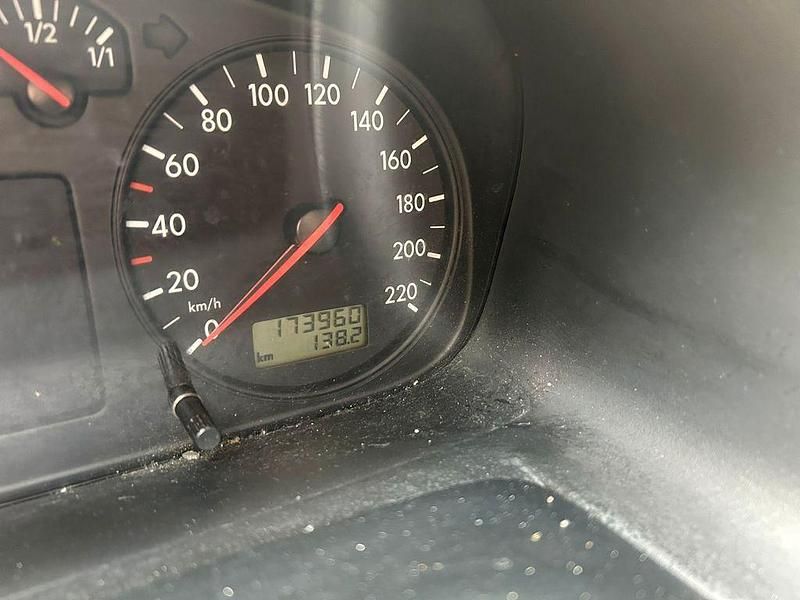 Gebraucht VW T4 68 PS (50 kW) 2001 Weiß Van