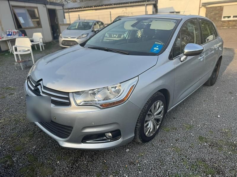 Gebraucht Citroën C4 114 PS (83 kW) 2013 Silber Limousine