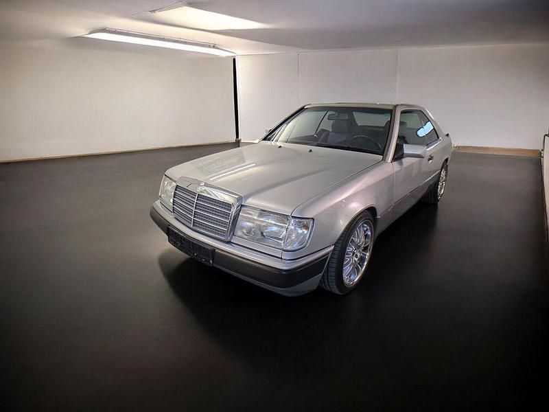 Silber Gebraucht 1991 Mercedes E300 Sportline Coupé | 8.790 € - Bild 1/4
