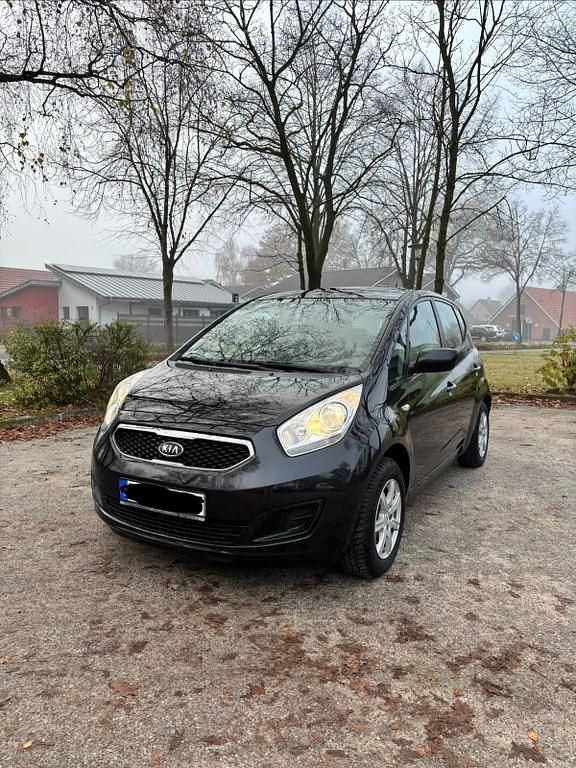 Schwarz Gebraucht 2012 Kia Venga DREAM-TEAM Edition Kleinwagen | 3.999 € (Fairer Preis) - Bild 1/4