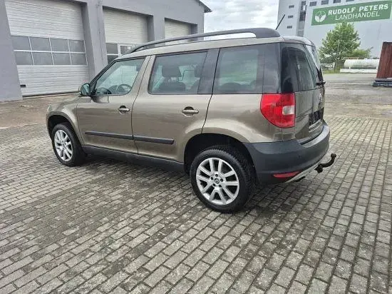 Gebraucht Skoda Yeti Plus Edition 105 PS (77 kW) 2013 Braun SUV