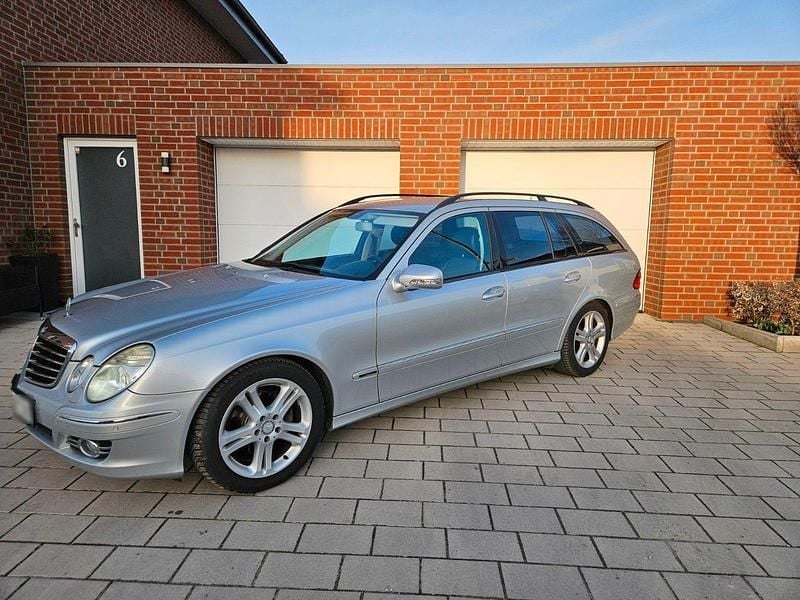 Gebraucht Mercedes E220 Avantgarde 170 PS (125 kW) 2009 Schwarz Kombi