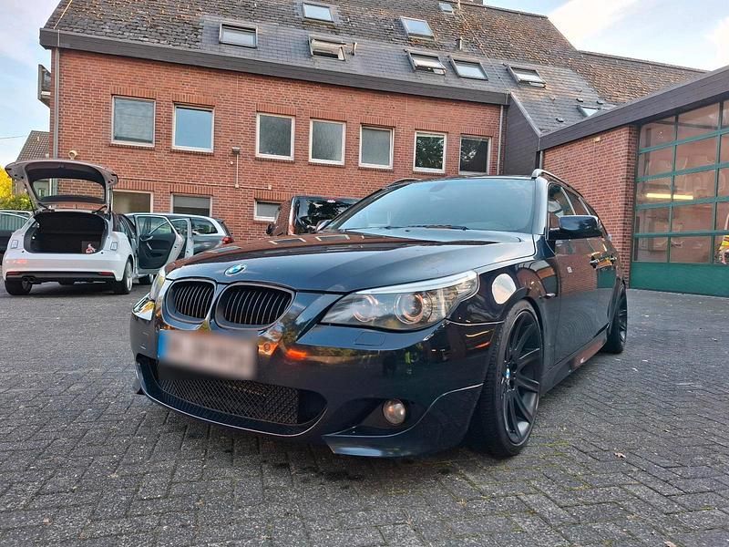 Gebraucht BMW 525 218 PS (160 kW) 2008 Schwarz Kombi
