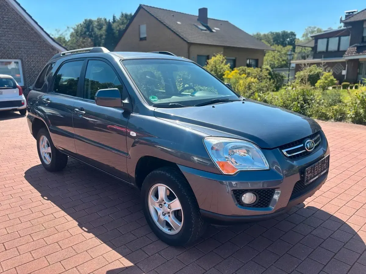 Gebraucht Kia Sportage 141 PS (103 kW) 2010 Grau SUV