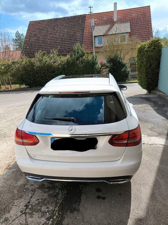 Gebraucht Mercedes C220 175 PS (128 kW) 2016 Weiß Kombi