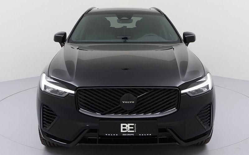 Neu Volvo XC60 Plus 455 PS (334 kW) 2025 Onyx schwarz SUV