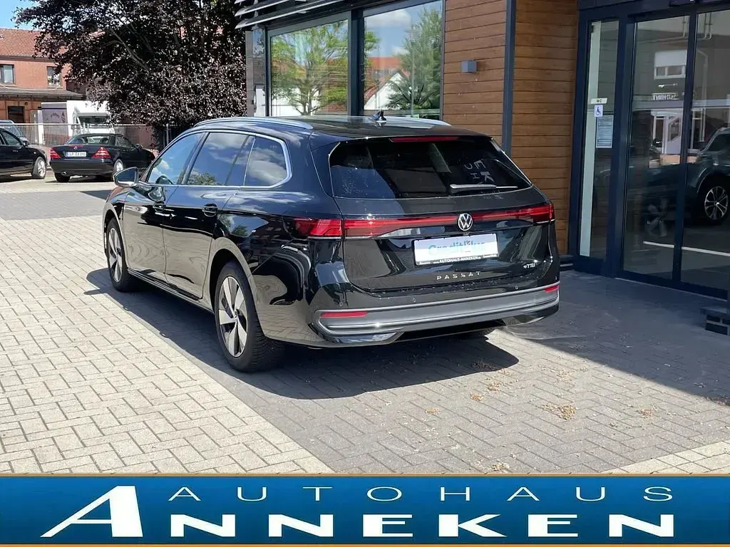Second-hand VW Passat Business 150 CP (110 kW) 2025 Negru Break