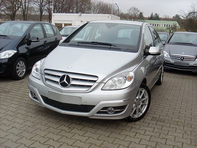 Usata Mercedes B150 95 CV (69 kW) 2008 Argento Monovolume