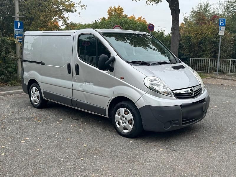 Silber Gebraucht 2011 Opel Vivaro Van | 3.900 € (Guter Preis) - Bild 1/4