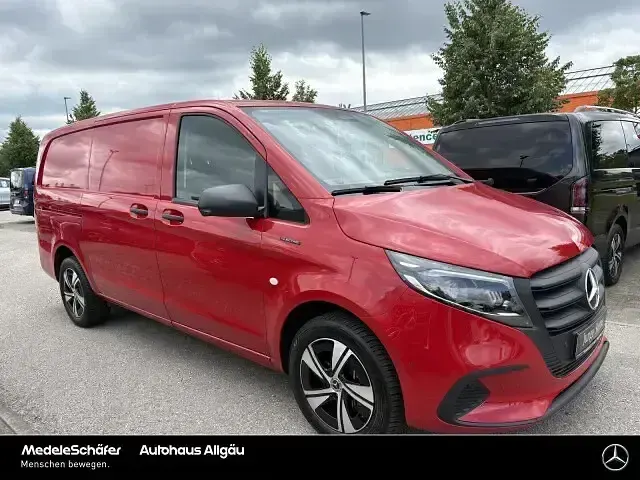 Gebraucht Mercedes e-Vito 85 kW (116 PS) 2024 Rot Van