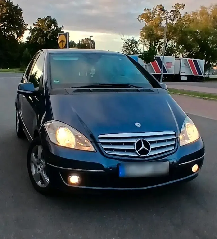 Gebraucht Mercedes A180 109 PS (80 kW) 2009 Blau Kleinwagen
