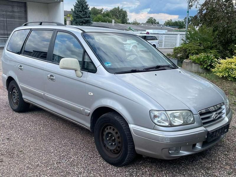Warm silver Gebraucht 2007 Hyundai Trajet GLS Van / Kleinbus | 3.799 € - Bild 1/4