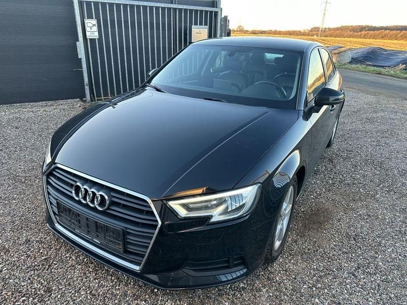 Gebraucht Audi A3 116 PS (85 kW) 2017 Schwarz Limousine