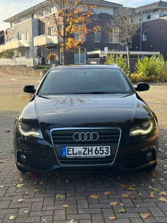 Schwarz Gebraucht 2011 Audi A4 Attraction Kombi | 5.500 € (Superpreis) - Bild 1/4