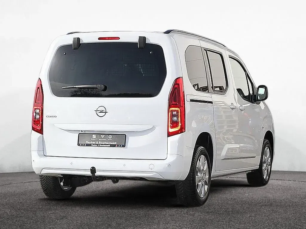Gebraucht Opel Combo Life Ultimate 131 PS (96 kW) 2024 Weiß Van / Kleinbus