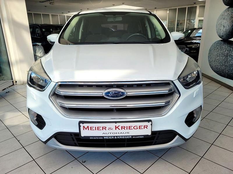 Gebraucht Ford Kuga Trend 120 PS (88 kW) 2017 Weiß SUV