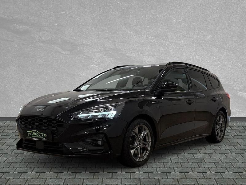 Gebraucht Ford Focus ST-Line 155 PS (114 kW) 2022 Obsidianschwarz Kombi