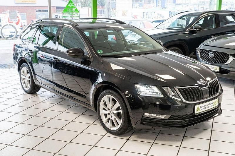 Schwarz Gebraucht 2017 Skoda Octavia Ambition Kombi | 14.950 € (Etwas zu teuer) - Bild 1/4