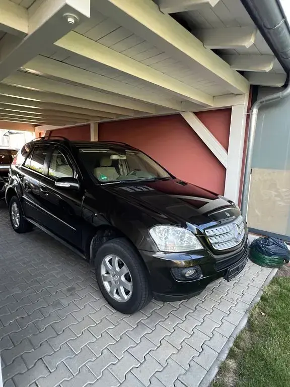 Gebraucht Mercedes ML320 224 PS (164 kW) 2008 Braun SUV