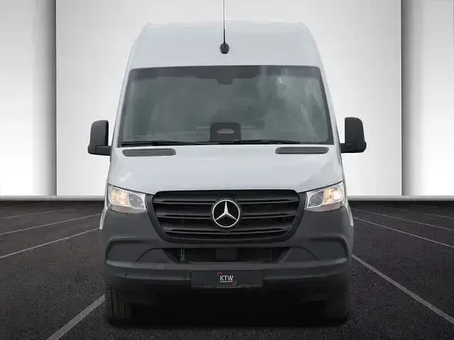 Gebraucht Mercedes Sprinter 170 PS (125 kW) 2025 Arktikweiss Van