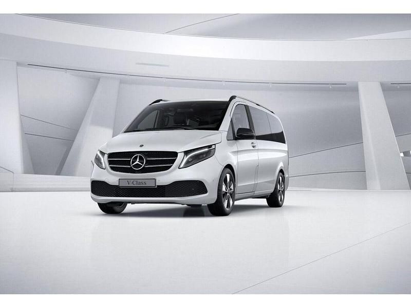 Weiß Gebraucht 2021 Mercedes V220 Night Van / Kleinbus | 45.950 € (Fairer Preis) - Bild 1/4