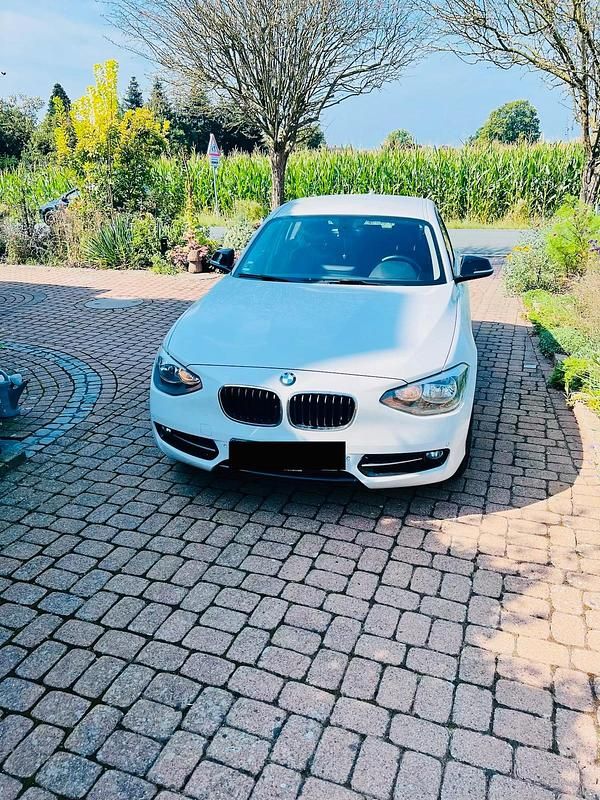 Gebraucht BMW 118 Sport Line 143 PS (105 kW) 2011 Weiß Kleinwagen