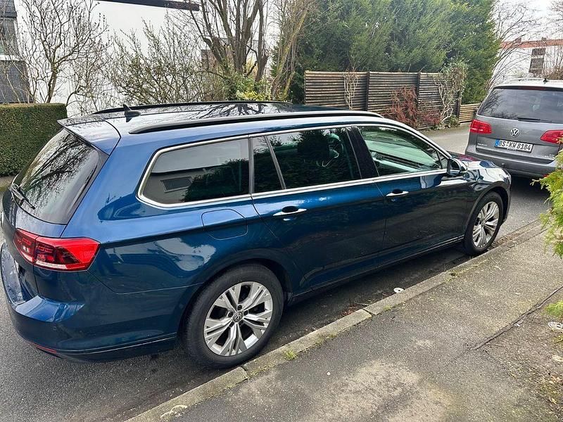 Gebraucht VW Passat Business 190 PS (139 kW) 2020 Blau Kombi