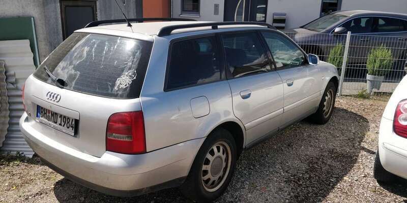 Grau Gebraucht 1999 Audi A4 Kombi | 500 € (Superpreis) - Bild 1/4