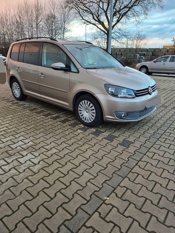 Beige Gebraucht 2011 VW Touran Comfortline Van / Kleinbus | 6.999 € (Fairer Preis) - Bild 1/4