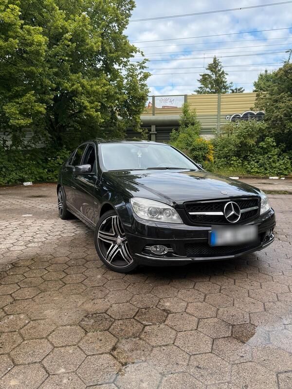 Schwarz Gebraucht 2009 Mercedes C350 Avantgarde Limousine | 7.000 € (Fairer Preis) - Bild 1/4