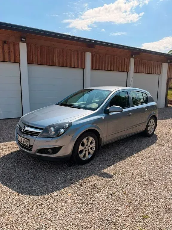 Gebraucht Opel Astra Edition 110 PS (80 kW) 2008 Blau Limousine
