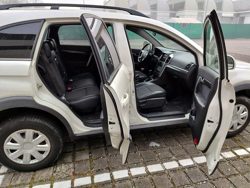 Weiß Gebraucht 2010 Chevrolet Captiva SUV | 3.999 € (Fairer Preis) - Bild 1/4