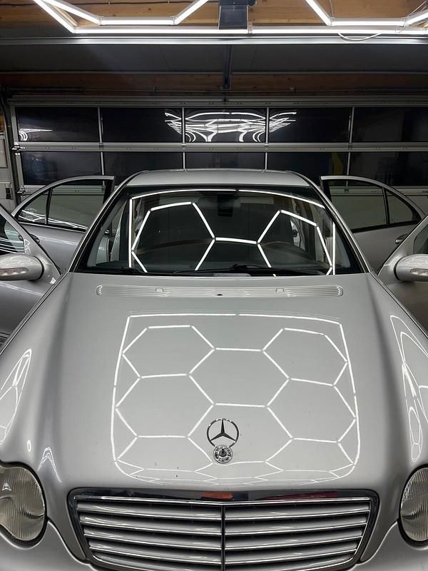 Silber Gebraucht 2000 Mercedes C200 Limousine | 1.500 € - Bild 1/4