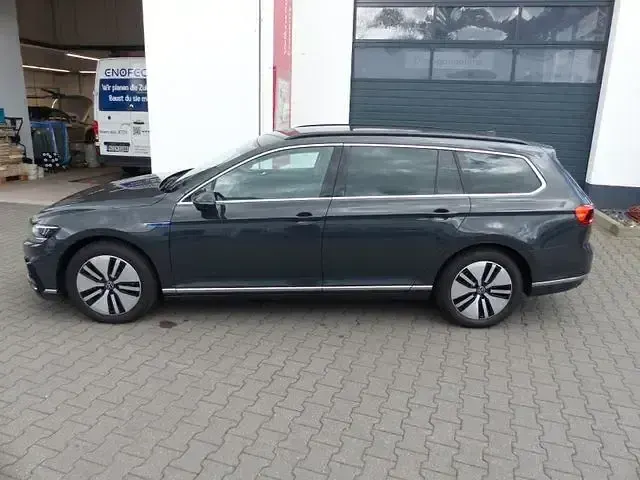 Gebraucht VW Passat GTE 156 PS (114 kW) 2021 Grau Kombi