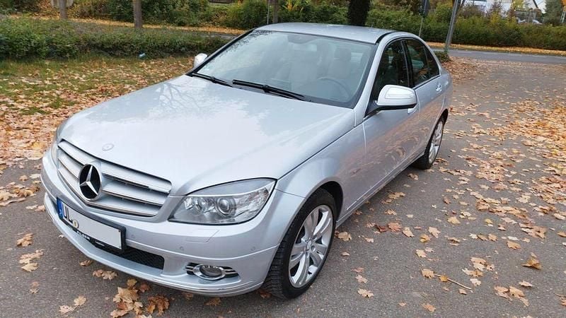 Gebraucht Mercedes C320 224 PS (164 kW) 2007 Silber Limousine