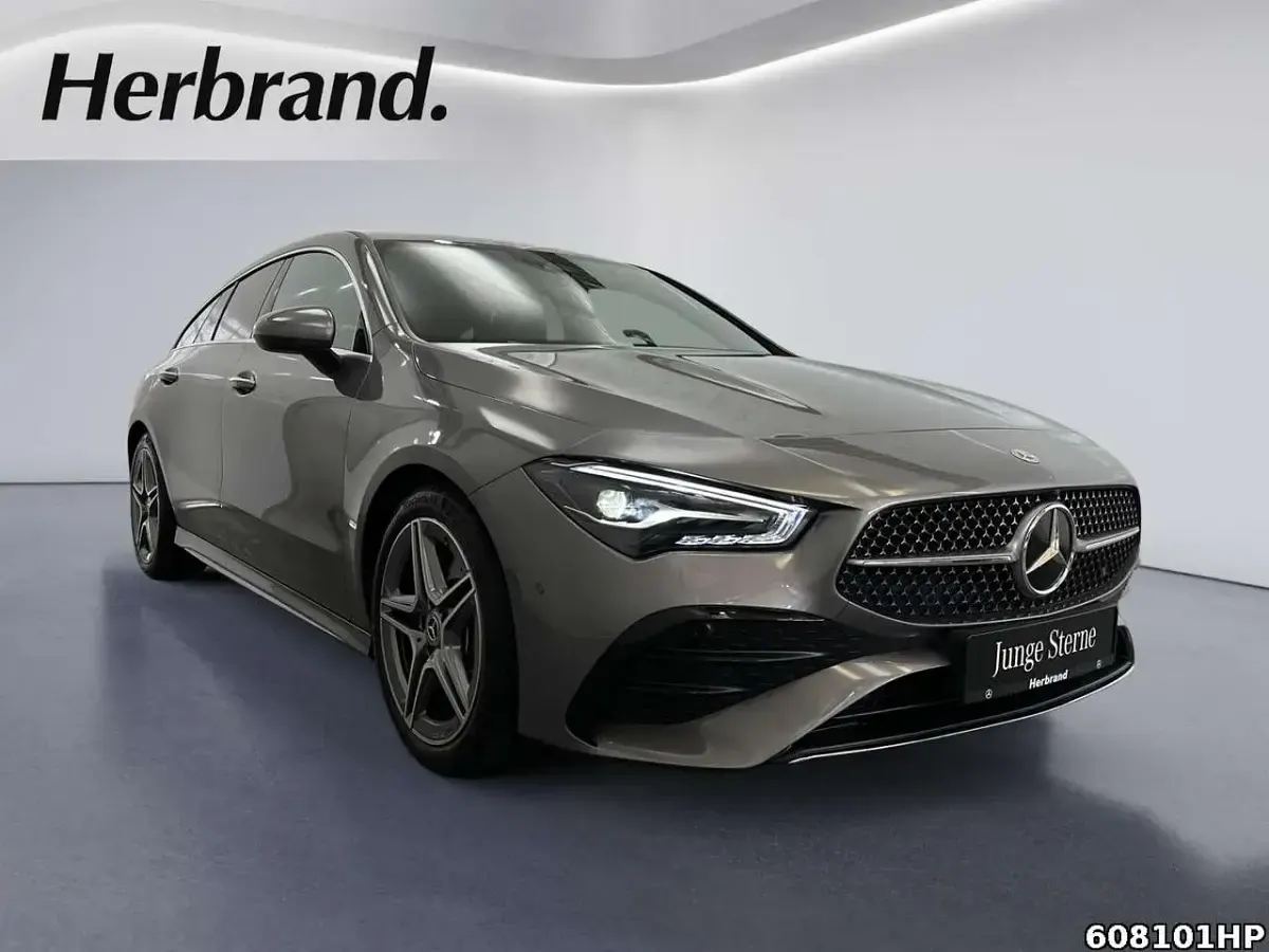 Gebraucht Mercedes CLA250 AMG 224 PS (164 kW) 2025 Metalliclack mountaingrau Limousine